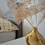 Lägenhet Sarreti Apartmanhaz *