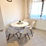 Apartmán Sarreti Apartmanhaz *