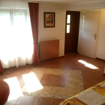 Appartamento Sarreti Apartmanhaz Balatonfüred