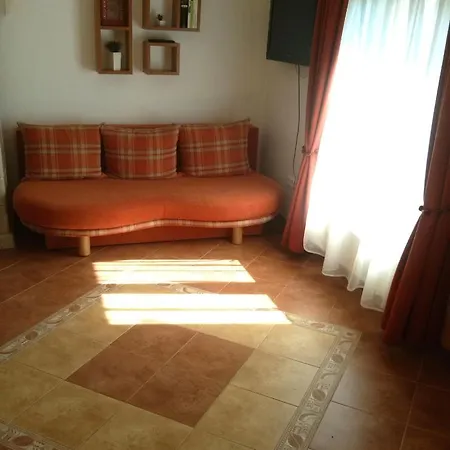 Sarreti Apartmanhaz Appartamento *