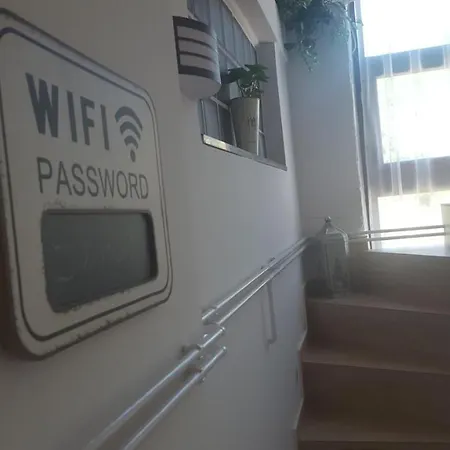 Sarreti Apartmanhaz *