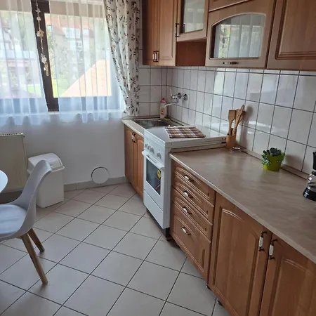 Sarreti Apartmanhaz * באלאטונפורד