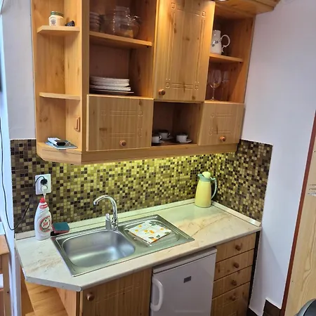 דירה Sarreti Apartmanhaz
