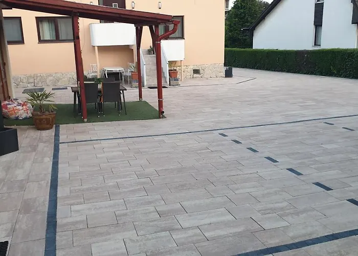 Sarreti Apartmanhaz Balatonfured