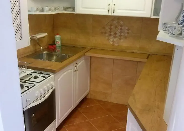 Sarreti Apartmanhaz *