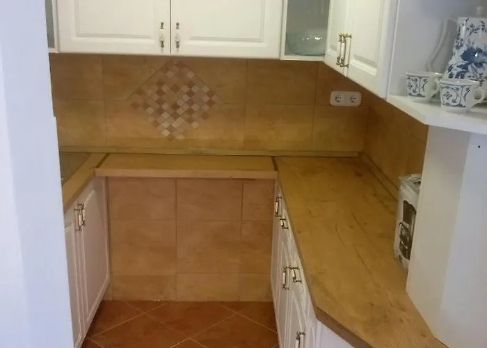 Sarreti Apartmanhaz *