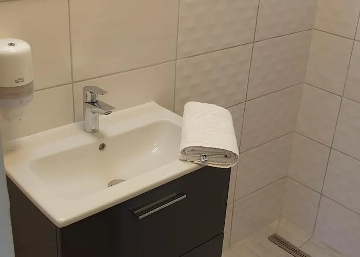 Sarreti Apartmanhaz Balatonfured