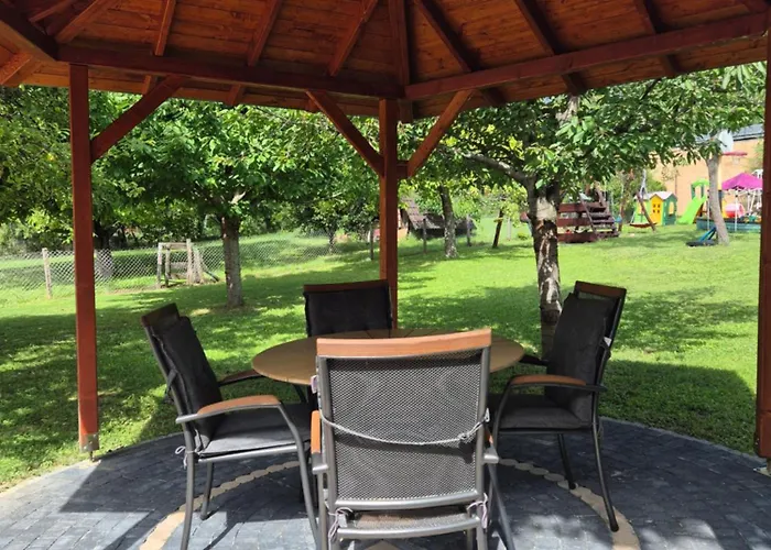 Appartement Sarreti Apartmanhaz *