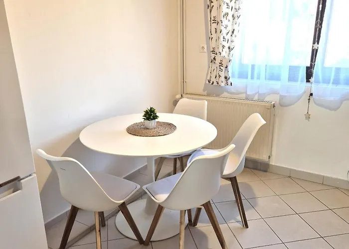 Appartement Sarreti Apartmanhaz *