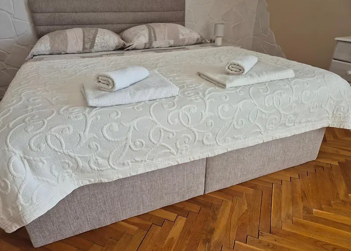 Sarreti Apartmanhaz Appartement *
